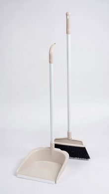 Уценка Пластиковый совок со щеткой на длинной ручке к-101/beige