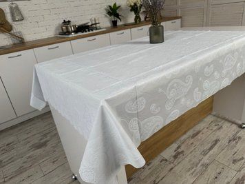 Скатертина вінілова з ажурним малюнком 140*220 см 1507-w-4